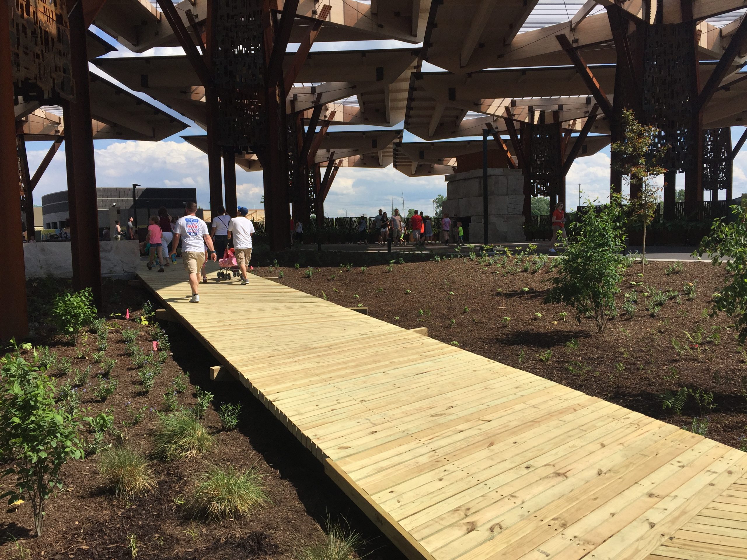 Indianapolis Zoo’s Bicentennial Pavilion and Promenade